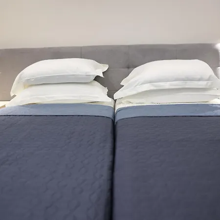 Premium 2 * Τίρανα